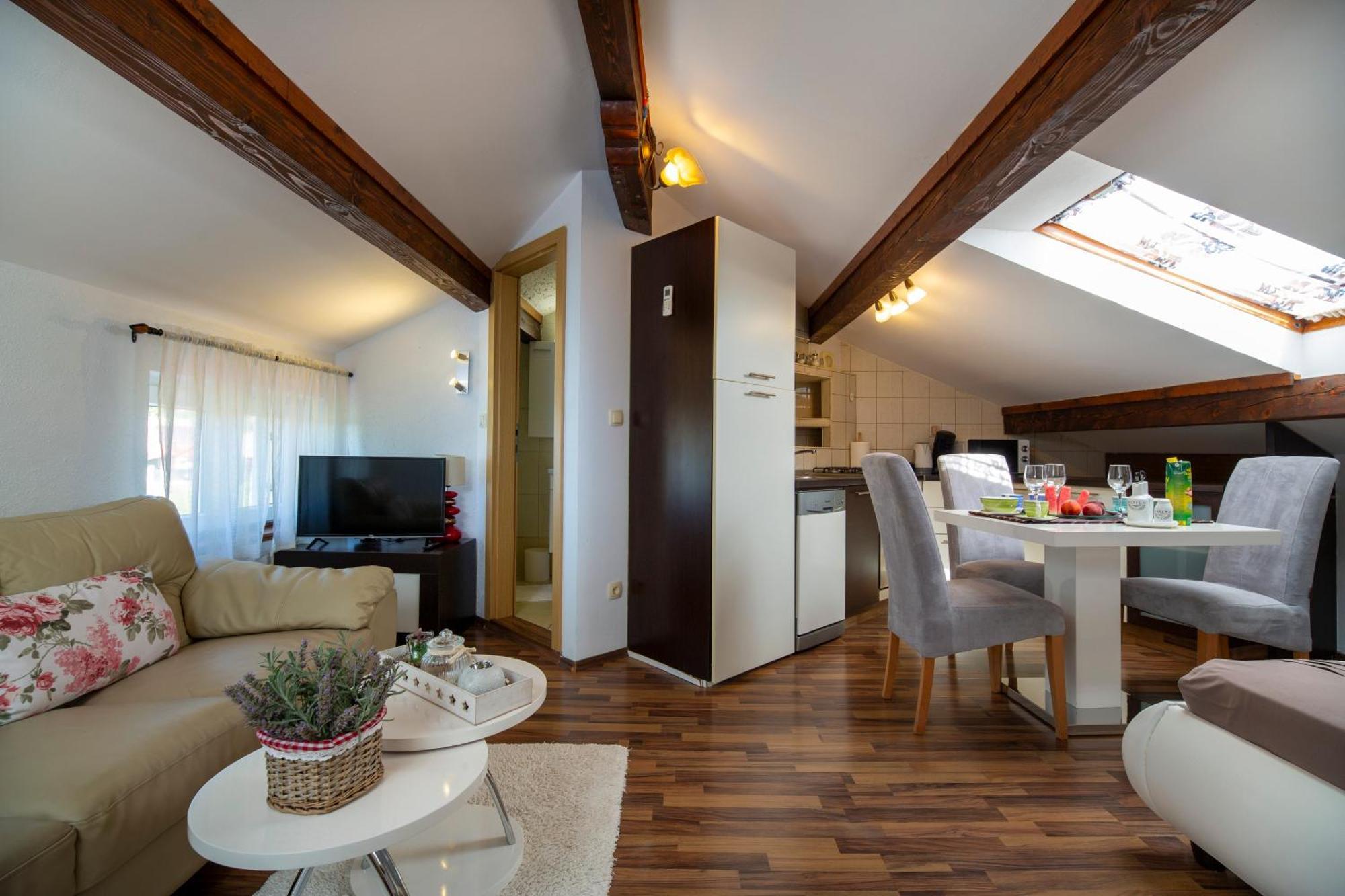 Apartman Viki Stinjan Pula Exterior foto