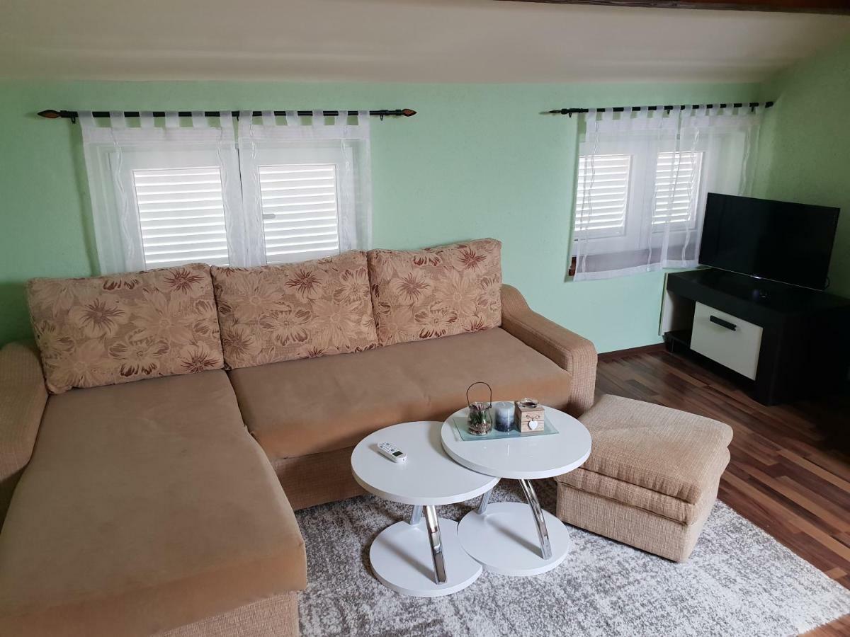 Apartman Viki Stinjan Pula Exterior foto