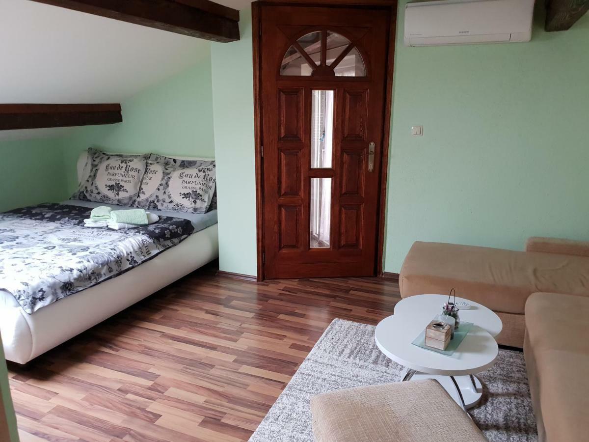 Apartman Viki Stinjan Pula Exterior foto